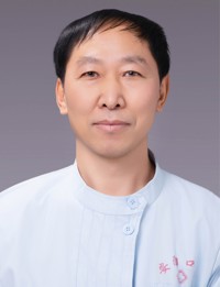 侯在林